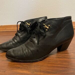 Vintage Black Leather Italy Pointy Laced Loafers Chunky Heel Dark Academia 7.5